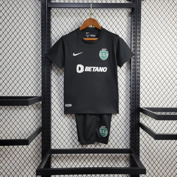 Conjunto infantil Sporting CP Back to Black 2023/2024